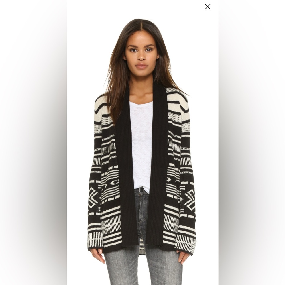 BB Dakota blank and white size XS cardigan